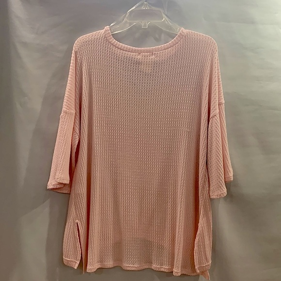 NWT light pink side slit waffle fabric shirt - Picture 2 of 6